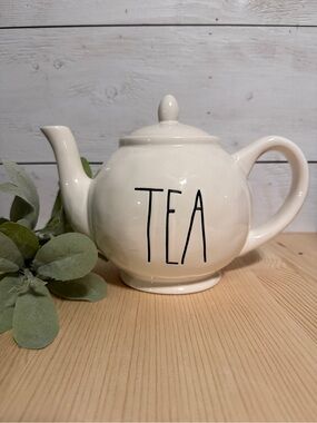 OG circa 2017 Rae Dunn teapot with DIMPLES